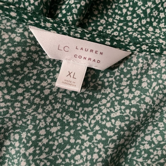 Irish Spring Green Ruffle Blouse - Picture 4 of 9